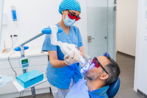 Best Dentist for Tooth Abscess  in Lombard, IL